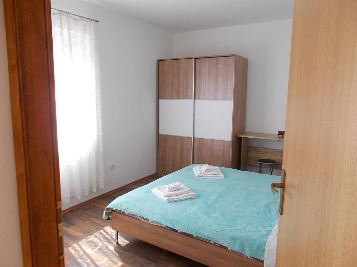 Apartment Oreskovic Krk Town Exterior foto